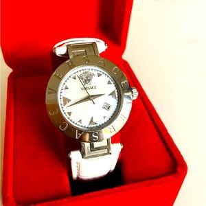 Ladies Versace watch🩷BEAUTIFUL❤️